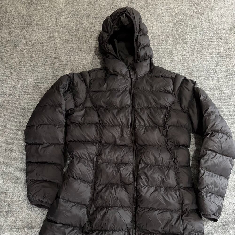 Amazon Essentials Women's Black Hooded Puffer Coat Medium Lightweight Nylon